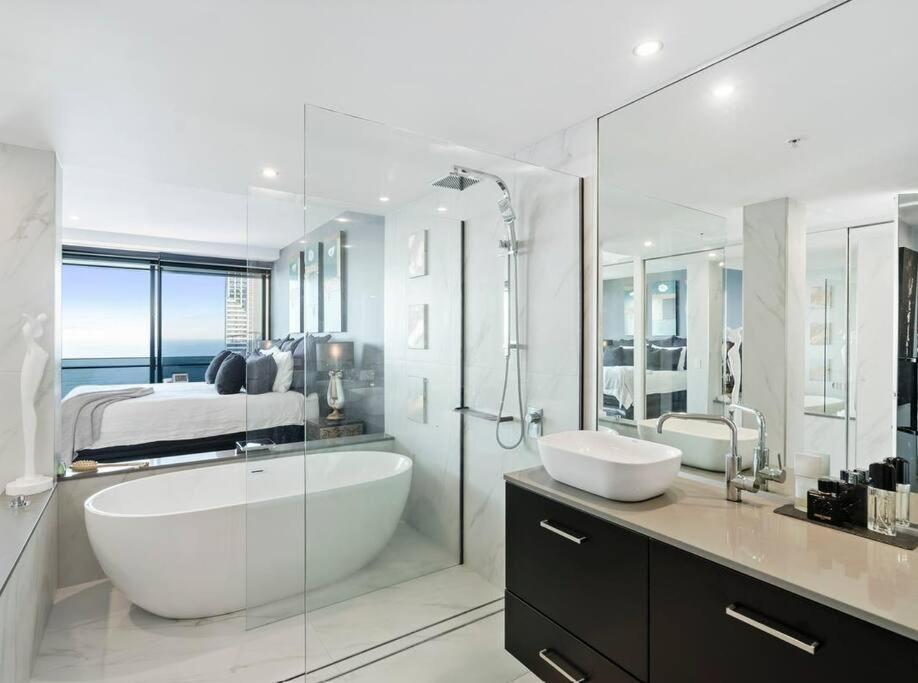 Exclusive Circle On Cavil Sub-Penthouse Luxury Apt - Hosted By Coastal Letting Gold Coast Luaran gambar
